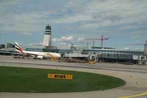 Airport Schwechat 4743-8