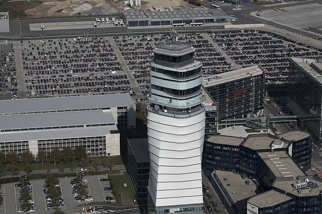 Kontrollturm Vienna Airport 070930_077