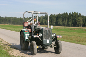 3819 OLDTIMER TRAKTOR TAKTORRENNEN