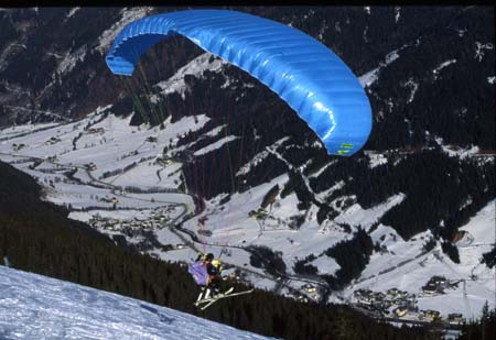 23664 IMG Paragleiter